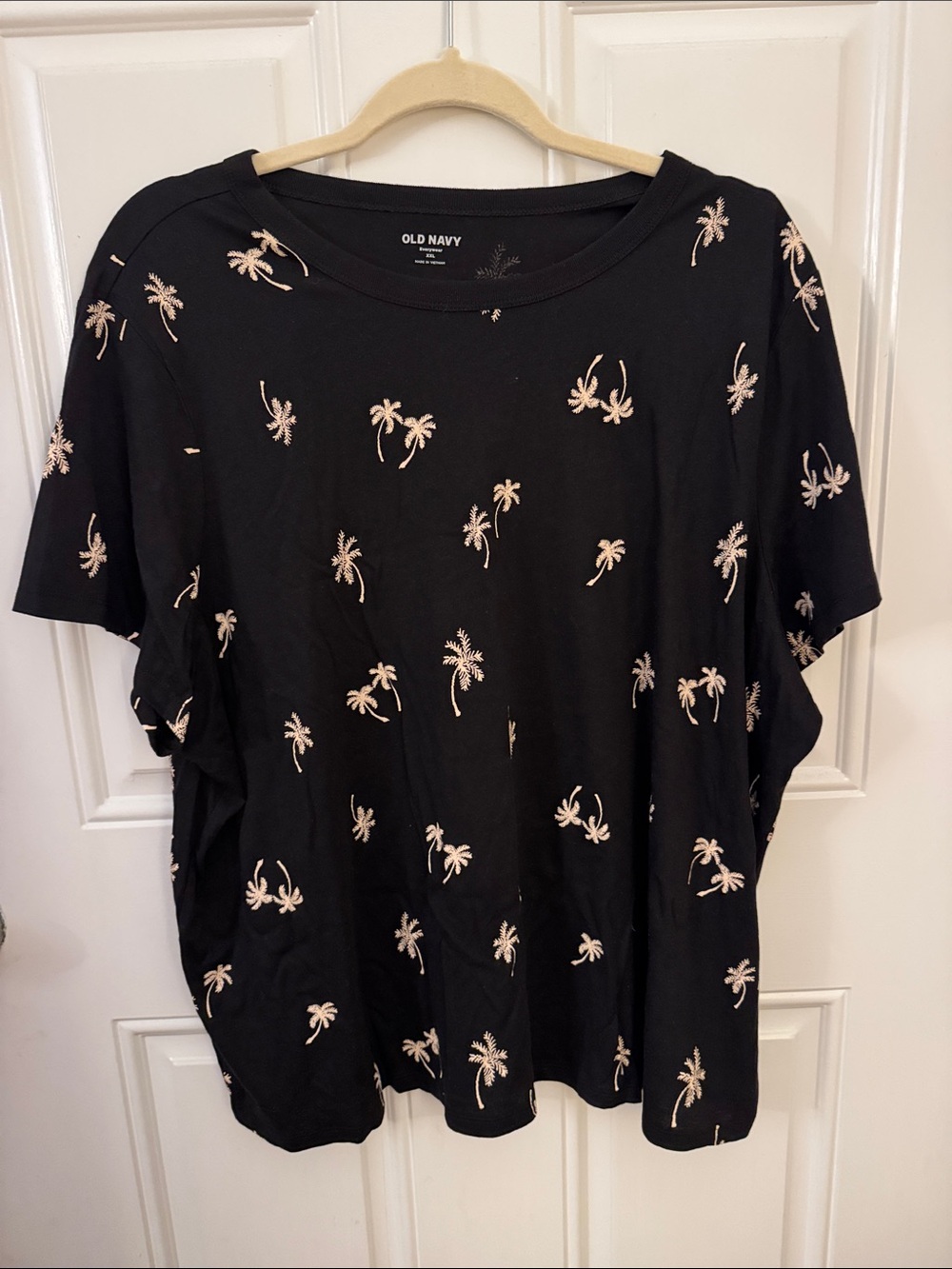 Old Navy Black Tee with Cream Palm Tree Motif